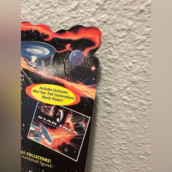 Vintage Star Trek Generations Captain Jean-Luc Picard Action Figure - Picture 4 of 4